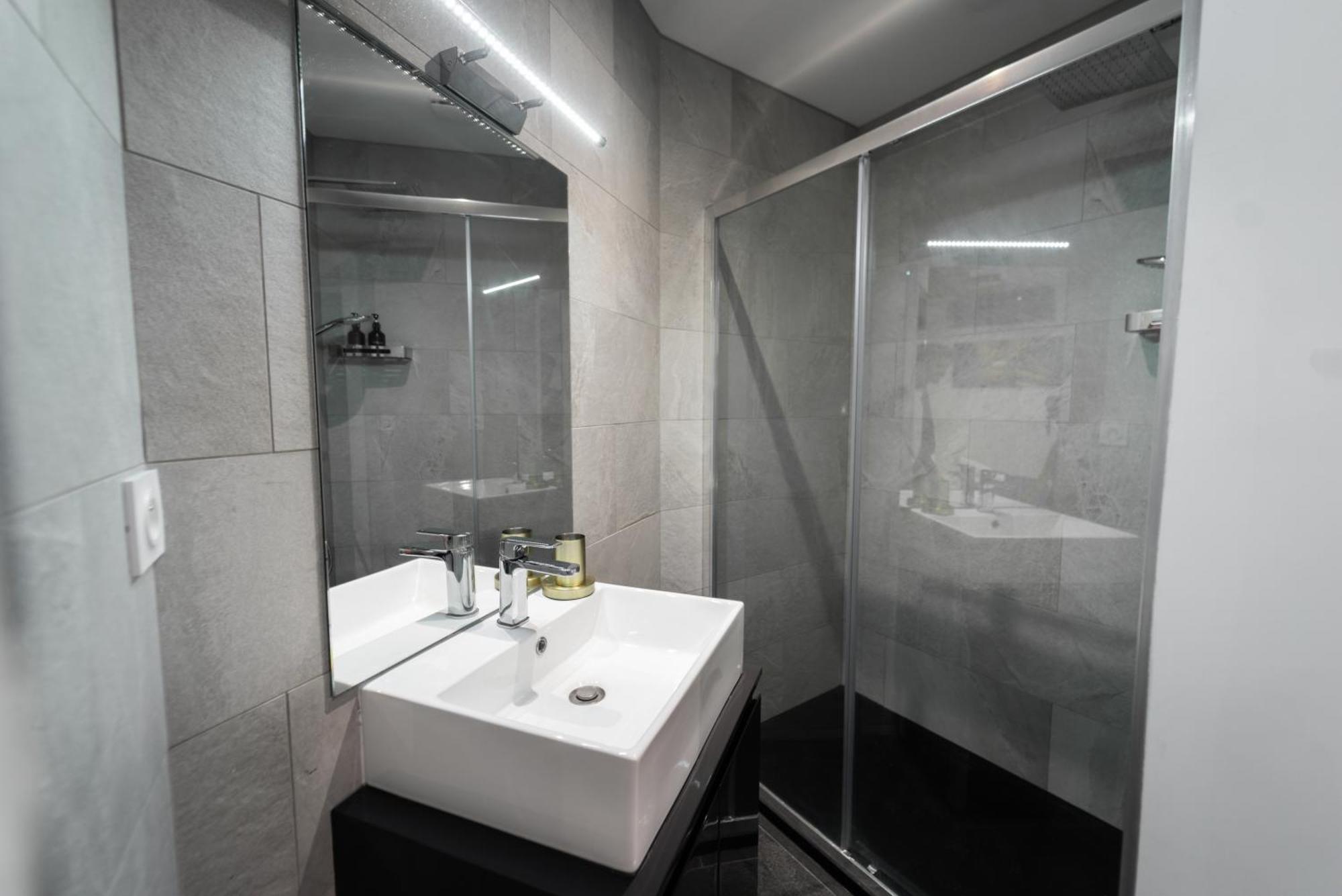 Loft 150 M2 Jacuzzi, Sauna Et Massage Blagnac Ngoại thất bức ảnh